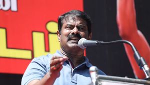  என் போனை எடுத்து பாரு.. உங்களை *** ***னு பேசுனதுதான் இருக்கும்.. மேடையில் பரபரப்பை கிளப்பிய சீமான்!