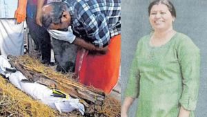 வயநாடு.. மகளின் ஒரு கைக்கு இறுதிச் சடங்கு செய்த தந்தை.. கண்கலங்க வைத்த சம்பவம் 