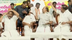 ஏர்கூலரால் கலைந்த ஹேர் ஸ்டைல்.. மேடையிலேயே டென்ஷனான அமைச்சர் கேஎன் நேரு.. நடுங்கிய நிர்வாகிகள் 