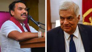 இலங்கை ஜனாதிபதி தேர்தல்: நாமல் ராஜபக்சேவுக்கு குடும்பத்திலேயே கடும் எதிர்ப்பு- ரணிலுக்கு ஆதரவாம்! 