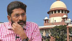 ‛‛சவுக்கு சங்கருக்கு நிம்மதி’’.. 16 வழக்குகளை விசாரிக்க இடைக்கால தடை! உச்சநீதிமன்றம் அதிரடி உத்தரவு 