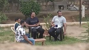 பெங்களூர் சிறையா, ஸ்டார் ஹோட்டலா.. சசிகலா அப்புறம் தர்ஷன்! ரூபா ஞாபகம் இருக்கா? பணம் இருந்தா போதும்