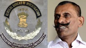  பொன் மாணிக்கவேலை கைது செய்து விசாரிச்சா தான் உண்மை வெளியே வரும் - சிபிஐ போட்ட போடு.. கோர்ட்டில் பரபர
