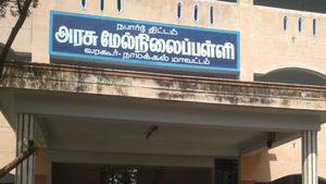  செருப்புக்காக நடந்த சண்டை.. நாமக்கல் பள்ளி மாணவன் பலியான சம்பவத்தில் வெளியான ‘ஷாக்’ தகவல்!
