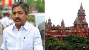 அதிமுக முன்னாள் அமைச்சர் சி.வி.சண்முகம் மீதான இரு வழக்குகளும் ரத்து! சென்னை உயர்நீதிமன்றம் அதிரடி 