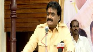நிதியை திருடி தேர்தல் செலவு? தேவநாதன் யாதவின் 5 வங்கி கணக்குகள் முடக்கம்.. ரெடியாகும் சொத்து லிஸ்ட்!
