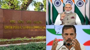 யுபிஎஸ்சி மூலம் தலித், பழங்குடிகள், ஓபிசி இடஒதுக்கீட்டைப் பறித்துவிட்ட மோடி.. ராகுல் அட்டாக் 