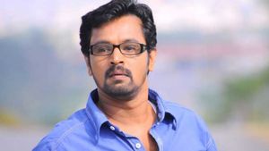 இயக்குநர் சேரன் திடீர் டென்ஷன்! தனியார் பஸ்சை வழிமறித்து டிரைவருடன் வாக்குவாதம்! அதிர்ந்த கடலூர் 
