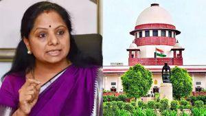 மதுபான கொள்கை கேஸ்: சந்திரசேகர ராவ் மகள் கவிதா ஜாமீன் பெற்றார்! சிபிஐக்கு உச்சநீதிமன்றம் கேள்வி! 