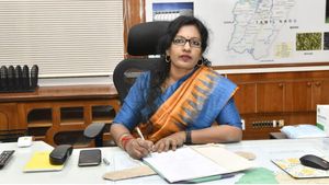  50 ஆயிரம் ரூபாய் தரும் தமிழக அரசு... முதலமைச்சரின் பெண் குழந்தைகள் திட்டத்தில் விண்ணப்பிக்க அழைப்பு