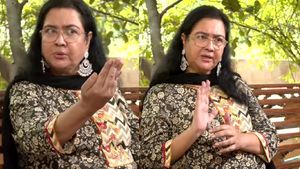 மலையாளம்  மட்டுமா? தமிழ் சினிமாவில் இல்லையா? பாலியல் புகார் எங்கே அதிகம்?  ஊர்வசி ஆவேசம்! 