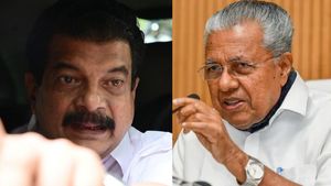 தங்க கடத்தல்- பாஜக- சிபிஎம் ரகசிய உறவு? கேரளா சிஎம் பினராயி விஜயனை கதறவைக்கும் அன்வர் எம்எல்ஏ! 