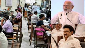  தமிழ்நாட்டிலும் வருகிறது ஒருங்கிணைந்த பென்சன் திட்டம்? அரசு ஊழியர்களுக்கு ஜாக்பாட்? என்ன நடக்கும்? 