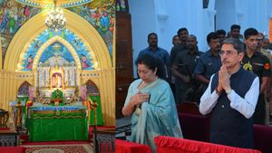  மீன்வள பல்கலை., பட்டமளிப்பு விழா..ஆப்செண்ட் ஆன அமைச்சர்! வேளாங்கண்ணி சர்ச்சுக்கு போன ஆளுநர் ரவி! 