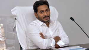 ஆமா, நான் பைபிள் வாசிக்கிறேன்.. திருப்பதி பயணம் திடீர் ரத்து ஏன்? ஜெகன்மோகன் தந்த பரபரப்பு விளக்கம் 