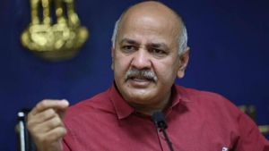 பிச்சை எடுத்து தான் மகனின் கல்வி கட்டணத்தை கட்டினேன்.. கலங்கிய மணிஷ் சிசோடியா! தொண்டர்கள் வேதனை