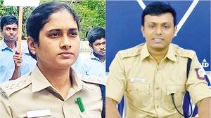 தலைமுடியை இழுத்து தாக்கப்பட்ட அருப்புக்கோட்டை பெண் டிஎஸ்பி காயத்ரி திடீர் மாற்றம்.. பின்னணி 