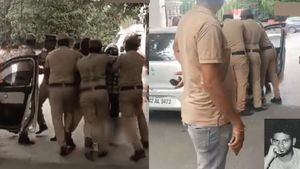 கோர்ட் வளாகத்திலேயே ரவுடிக்கு 