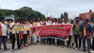  இந்தி தினம் துக்க நாள்.. இந்தி மொழி திணிப்புக்கு எதிராக கர்நாடகாவில் ஆவேசப் போராட்டம்!