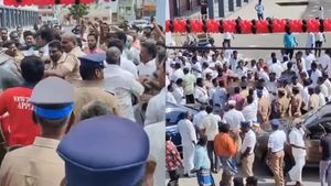 திமுக - பாமகவினர் திடீர் மோதல்.. கைகலப்பால் பரபரத்துப்போன பென்னாகரம்! என்ன நடந்தது? 