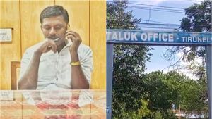 டெபிட் கார்டு மூலம் தங்க நகை.. திருநெல்வேலி தலைமை சர்வேயர் மாரியப்பன் அப்பட்டமாக சிக்கியது எப்படி? 