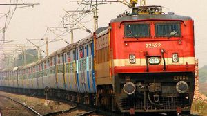 நெல்லை டூ திருச்செந்தூர் பயணிகள் ரயில்.. 25 நாட்கள் ரத்து.. தென் மாவட்ட பயணிகளே நோட் பண்ணிக்கோங்க 
