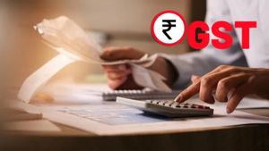 ரூ.2000 வரையிலான UPI பணப்பரிவர்த்தனைக்கு.. 18% ஜிஎஸ்டி வரியா? முடிவை ஒத்தி வைத்தது மத்திய அரசு 