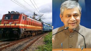 ரயில் பயணிகளுக்கு குட் நியூஸ்.. டிக்கெட் புக்கிங் ஈசியாக போகுது.. ரெடியாகுது சூப்பர் ஆப்! 