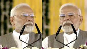 நெருங்கும் தேர்தல்.. மகாராஷ்டிராவில் நலத்திட்டங்களை தொடங்கி வைத்தார் பிரதமர் நரேந்திர மோடி