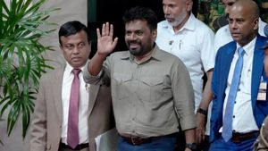  இலங்கை ஜனாதிபதி அனுரவுக்கு 'தமிழில்' வாழ்த்து சொல்லி சம்பவம் செய்த  அதிபர் யார் தெரியுமா? 