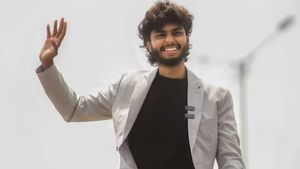 நடிகையை ஆபாச வீடியோ எடுத்து மிரட்டல்.. காதலித்து ஏமாற்றிய பிரபல யூடியூபர் மீது பலாத்கார வழக்கு 