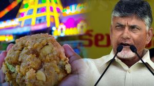 திருப்பதி லட்டு பிரியர்களை அதிரவைத்த சந்திரபாபு நாயுடு.. விலங்கு கொழுப்பு பயன்படுத்தப்பட்டதாக புகார்