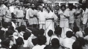 மாணவர் சங்கம் டூ தேசிய தலைவர்! எமெர்ஜென்சியை எதிர்த்து ஜேஎன்யுவில் களமாடிய சீதாராம் யெச்சூரி! 