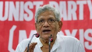  சிகிச்சை பெற்ற மருத்துவமனையிலேயே பாடம் ஆகும் சீதாராம் யெச்சூரி.. உடலை தானம் செய்த குடும்பத்தினர்!