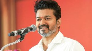 அறிவித்தார் விஜய்.. விக்கிரவாண்டியில் அக்டோபர் 27ம் தேதி தமிழக வெற்றிக் கழகம் மாநாடு! 
