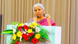 கோவையில் நிர்மலா சீதாராமன்..  ஜிஎஸ்டி குறித்து அடுத்தடுத்து வந்த ஆதங்கம்.. உடனே தந்த உறுதி 