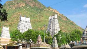 புரட்டாசி பவுர்ணமி: திருவண்ணாமலையில் இன்று கிரிவலம் வர உகந்த நேரம் எது? 