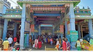 தூத்துக்குடி அருகே ரூ.60,000  சம்பளத்தில் வேலை.. இந்து சமய அறநிலையத் துறை அறிவிப்பு 