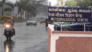 சென்னை + 16 மாவட்டங்களில் இடி, மின்னலுடன் மழை! மஞ்சள் அலர்ட் விடுத்தது வானிலை மையம்