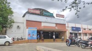 கேரள மாணவியை கடத்தி பாலியல் வன்கொடுமை..நடுரோட்டில் இறக்கி விட்டு சென்ற கொடூரம்! திகுதிகு திண்டுக்கல் 