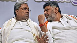 சூடாகும் கர்நாடகா முதல்வர் பதவி ரேஸ்.. மாற்றி யோசிக்கும் காங்கிரஸ் 