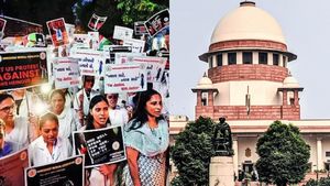 மே.வங்கம்: போராடும் மருத்துவர்கள் பணிக்குத் திரும்ப உச்சநீதிமன்றம் கெடு! உத்தரவை மீறினால் நடவடிக்கை!