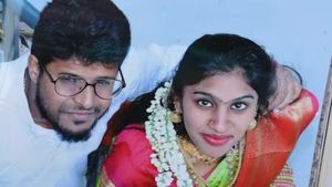  20 லட்சம் வாங்கிட்டு வா.. வரதட்சணைக்காக காபியில் விஷம்.. இளம்பெண் கொலை! கணவன் வீட்டினர் கொடூரம் 