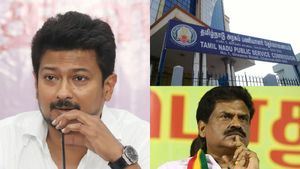 டிஎன்பிஎஸ்சி பரீட்சை வைத்தா துணை முதல்வர் பதவியை தேர்வு செய்ய முடியும்? கொங்கு ஈஸ்வரன் கேள்வி 