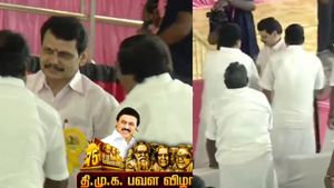  உற்சாக என்ட்ரி கொடுத்த செந்தில் பாலாஜி! ஒன்றரை வருசமாச்சு இப்படி பார்த்து! எழுந்து நின்ற அமைச்சர்கள்