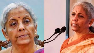 நிர்மலா சீதாராமன் மீது பாய்ந்த வழக்கு.. தேர்தல் பத்திரத்தில் மிரட்டி பணம் பறித்த புகாரில் அதிரடி 