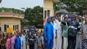  கொட்டும் மழையில் போராட்டம்.. இழப்பீடு தராமல் சிபிசிஎல் ஆலை விரிவாக்கமா? கொதித்தெழுந்த விவசாயிகள்!