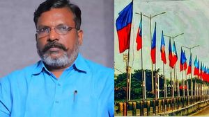 திருமாவளவன் கிளப்பிய சலசலப்பு.. விசிக கொடி கம்பத்தை அலேக்காக அப்புறப்படுத்திய போலீசார்! 