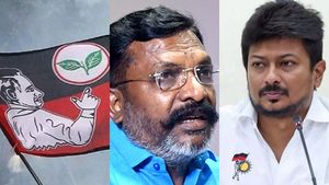 பதறுதா திமுக? அதிமுகவை அழைத்த திருமா! உதயநிதியின் முதல் ரியாக்ஷன் இதுதான்! பரபரக்கும் தமிழக அரசியல் 