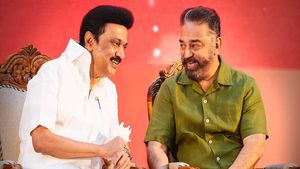 திமுக பவள விழாவில் கமல்ஹாசன் ஆப்சென்ட்.. ஆனாலும் ஒலித்த குரல்.. உதயநிதி ஸ்டாலினுக்கும் மெசேஜ்!